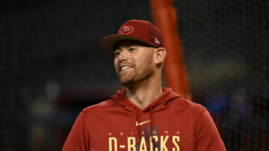 Carson Kelly returns with D-backs initially going '50-50' at catcher