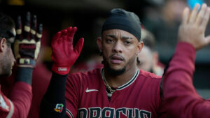 Diamondbacks' Ketel Marte delivers key hit in 11-inning win vs. Giants