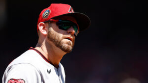 Evan Longoria returns after re-injuring back getting off toilet: 'Makes me sound really old'