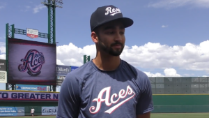 D-backs No. 1 prospect Jordan Lawlar clubs home run in 1st Triple-A at-bat