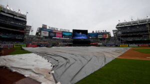 Diamondbacks-Yankees game delayed by 50 minutes on Sunday in New York
