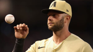 Diamondbacks' Christian Walker day-to-day with elbow contusion