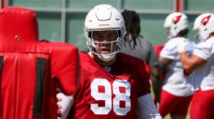 Cardinals DL Roy Lopez hoping to stick with hometown team