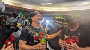 D-backs celebrate postseason berth after historic turnaround