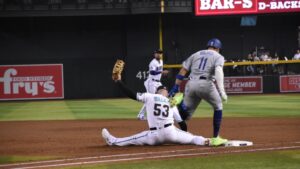 Diamondbacks' Christian Walker, Gabriel Moreno, Alek Thomas named Gold Glove finalists