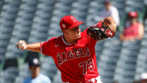 Arizona Diamondbacks claim P Chris Rodriguez off waivers