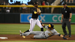 Diamondbacks to face Brewers in playoffs as 3rd NL Wild Card team