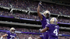 Washington survives against Oregon, hosts ASU next