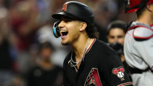 'Answerbacks' strike again: D-backs score 3 in 8th to tie NLCS vs. Phillies