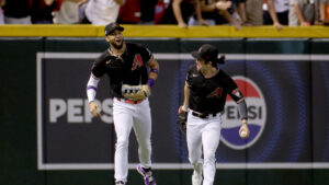 Diamondbacks'  Lourdes Gurriel Jr. leaps for terrific catch vs. Phillies