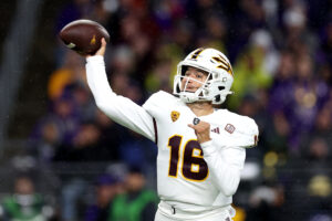 ASU football shirking underdog label to lead Huskies 7-3 at halftime in Seattle