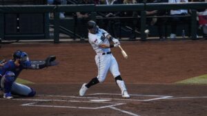 Christian Walker breaks out of slump behind loud ovation before baserunning mishap