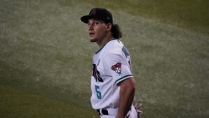 Diamondbacks turn in Game 3 clunker in home loss to Rangers