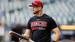 Evan Longoria dive sets up Diamondbacks' double-play to strand Brewers