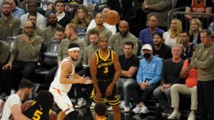Phoenix Suns find 5th straight victory in odd game vs. Warriors
