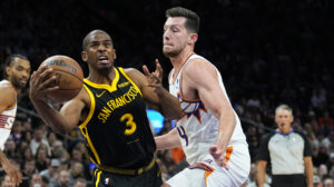 Suns' Drew Eubanks exits Warriors game with ankle injury