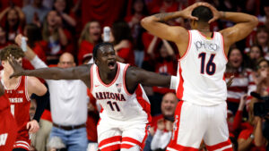 No. 1 Arizona basketball keeps rolling with blowout win over No. 23 Wisconsin
