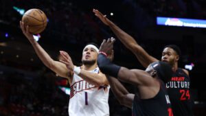 Phoenix Suns play solid, sound basketball for 3 quarters to defeat Heat