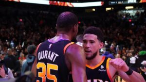 Suns storm back after poor 3 quarters to stun Kings for win of season
