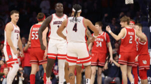 Arizona shifts up 2 spots in men's college basketball AP rankings