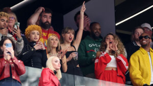Taylor Swift chugs beer in suite during Super Bowl