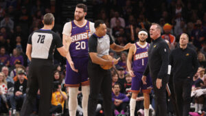 Booker's ejection, Eubanks' altercation overshadow Suns' win vs. Pistons