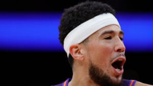 Scuffle breaks out between Suns' Devin Booker and Rockets' Cam Whitmore
