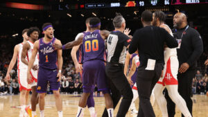 Phoenix Suns grind with Rockets again for home win