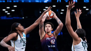 Brittney Griner re-signs with the Phoenix Mercury