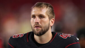 Arizona Cardinals re-sign long snapper Aaron Brewer, cornerback Bobby Price