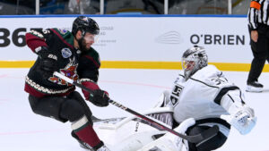 Coyotes trade Jason Zucker to Predators for draft pick