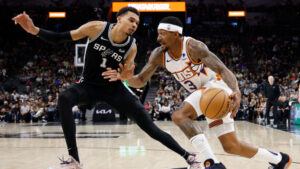James Jones touts Bradley Beal's balance as Suns' playoffs begin