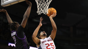 GCU's Grant-Foster, McGlothan deliver monster blocks vs. Saint Mary's in NCAA Tournament