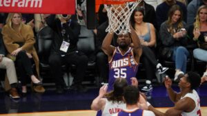 Phoenix Suns jump on Toronto Raptors early for home win