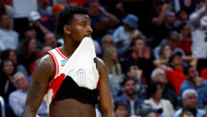 Arizona basketball stars go cold in Sweet 16 loss to Clemson