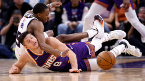 Grayson Allen wins Suns' annual Dan Majerle Hustle Award