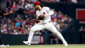 Diamondbacks drop messy getaway game to Cubs in avoidable series loss
