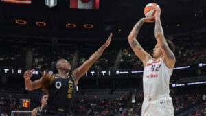 Mercury's Brittney Griner out with toe fracture, will be re-evaluated in coming weeks