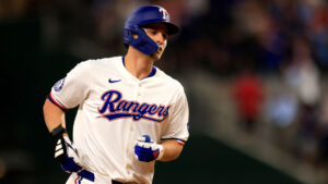 Rangers' Corey Seager, Adolis Garcia haunt Diamondbacks again in Texas
