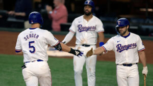 Rangers' Corey Seager shows Diamondbacks the saloon door in sweep