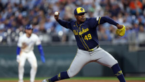 Arizona Diamondbacks claim RHP Thyago Vieira off waivers