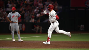 Diamondbacks' Christian Walker belts 2 towering home runs vs. Angels