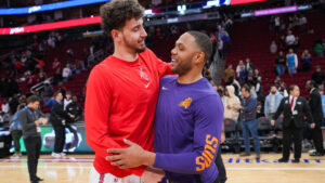 Report: Eric Gordon '50-50' on return to Phoenix Suns