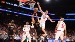 Suns officially sign former Clippers C Mason Plumlee