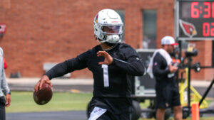 Cardinals' Kyler Murray enjoys not having to 'be Superman,' taking snaps under center