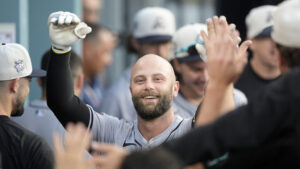 Christian Walker homers again at Dodger Stadium, and then again in win over Dodgers