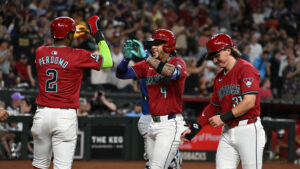 Diamondbacks' Ketel Marte hits grand slam in 7-run inning vs. Blue Jays
