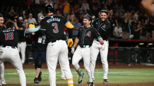 Corbin Carroll completes 5-run 9th with walk-off D-backs HR