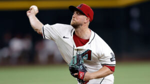 Diamondbacks' Merrill Kelly, Eduardo Rodriguez ready to throw from a mound