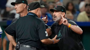 Diamondbacks' Torey Lovullo ejected as tensions rise vs. Royals